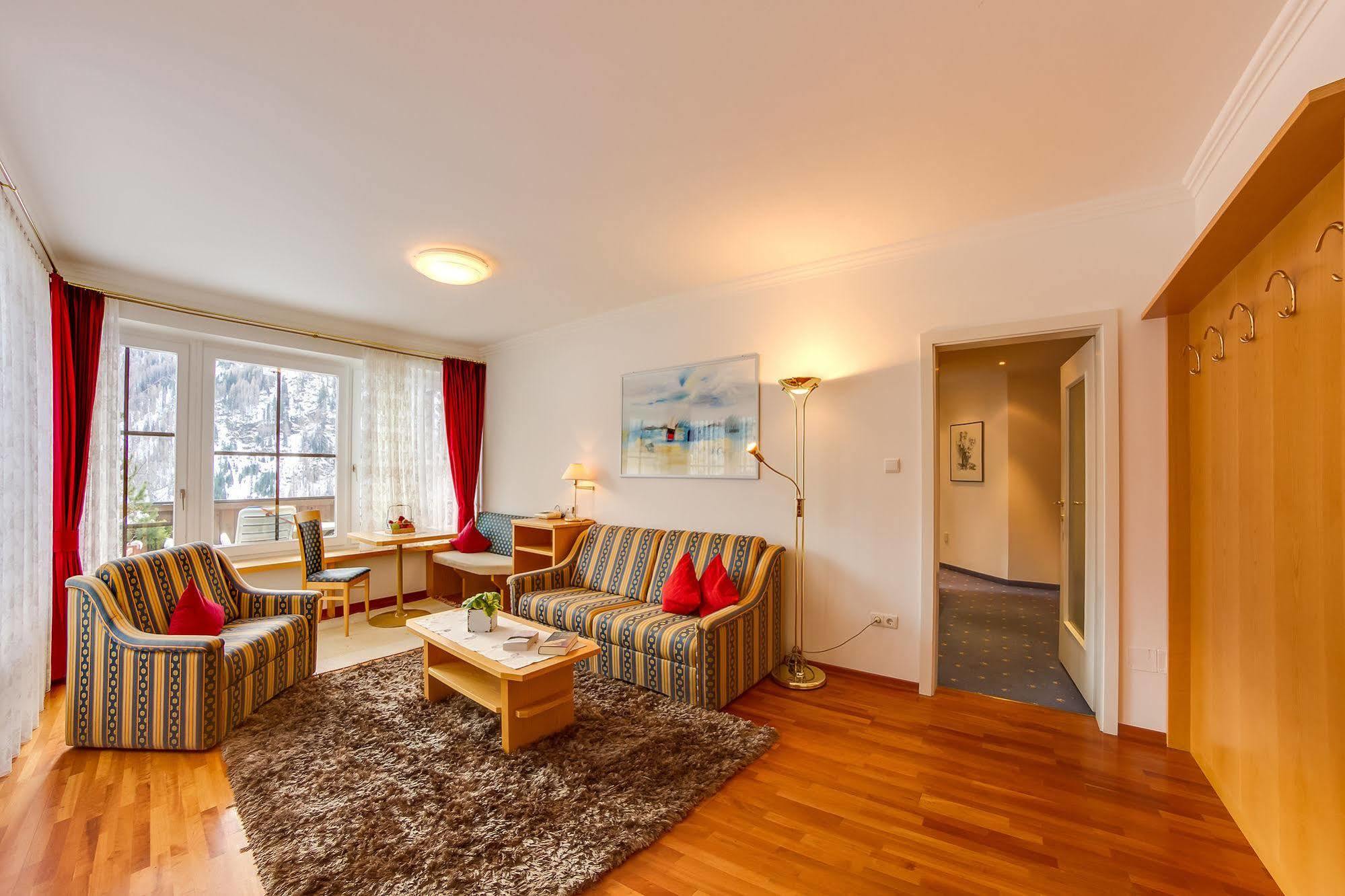 Hotel Berger Superior Riva di Tures Eksteriør bilde
